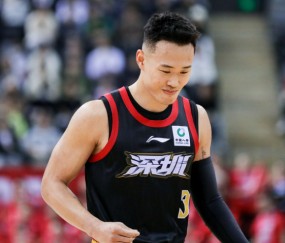 MK体育-深圳大胜1-0浙江：贺希宁32+5总分升队史第二 史密斯27+9