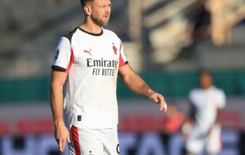 AC米兰新援菲尔克鲁格脚趾骨折，将缺阵数周|转会|意大利|米兰伤情|科莫|莱切_新浪体育_新浪新闻